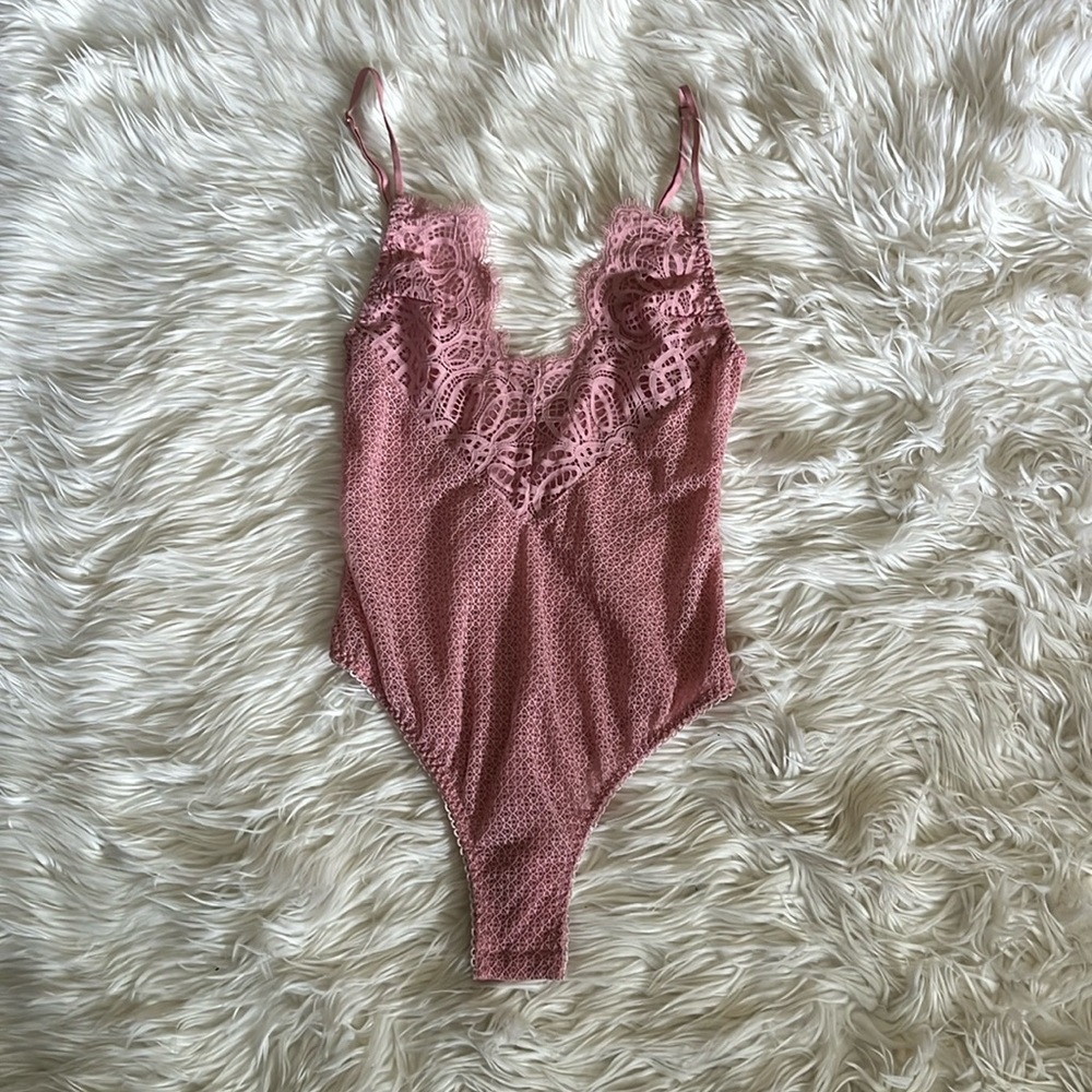 Victoria’s Secret Pink Lace Crochet Bodysuit Size Small